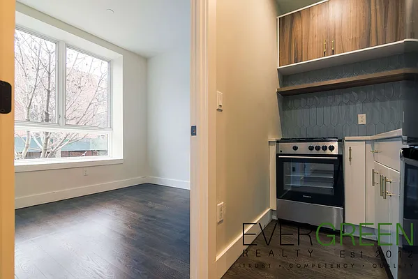 Rented by Evergreen Apartments BK | media 5