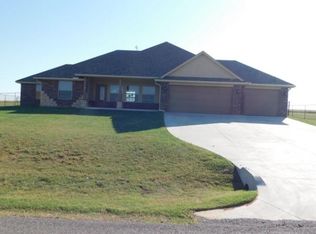 1127 S Czech Hall Rd, Tuttle, OK 73089