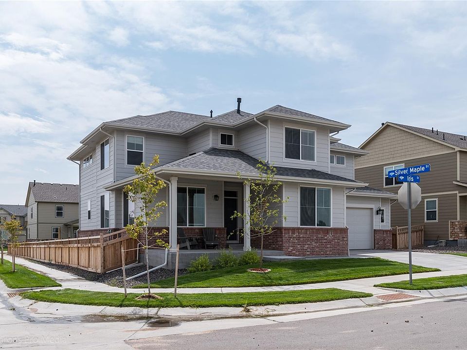 1st image of 674 Iris St