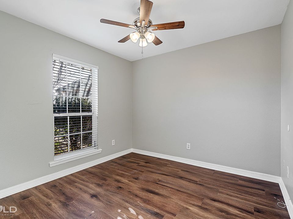 1st image of 8209 Green Leaf Ln
