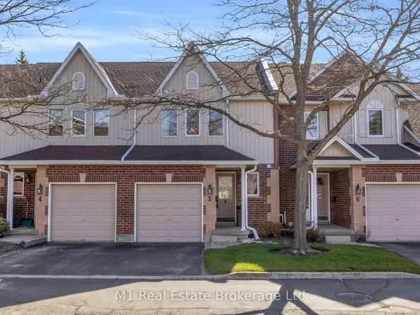 39 Ptarmigan Dr #5, Guelph, ON N1C 1E8