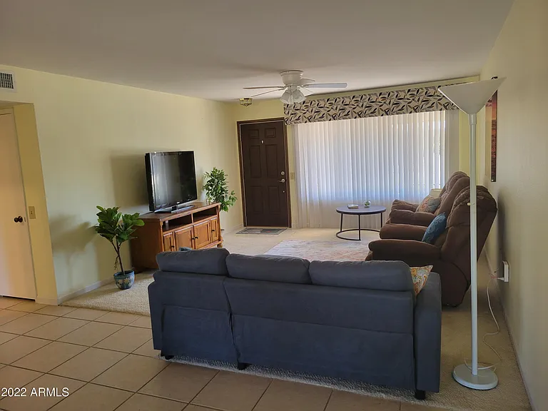 9714 W Hawthorn Ct — Photo 7