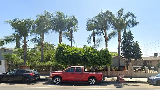 Easy street parking
Facil aparcamiento en la calle