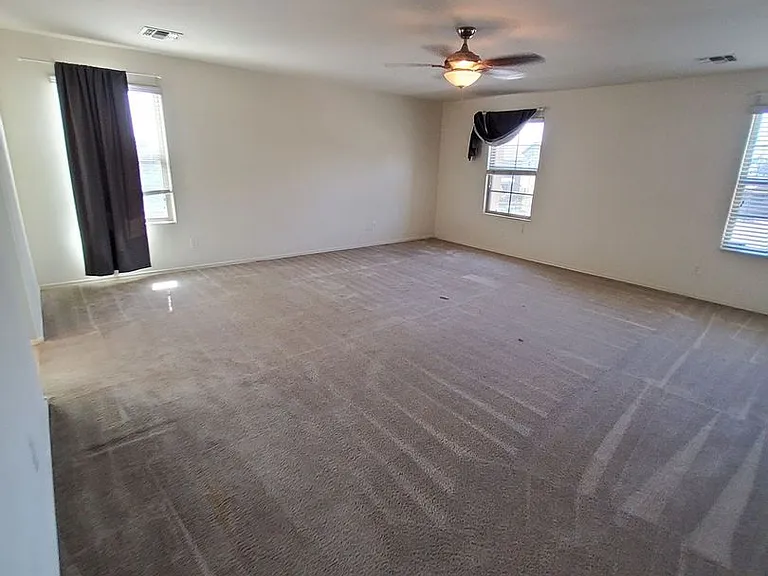 3031 E Regina St — Photo 9