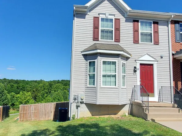 29 Litchfield Ln E, Martinsburg, WV 25405