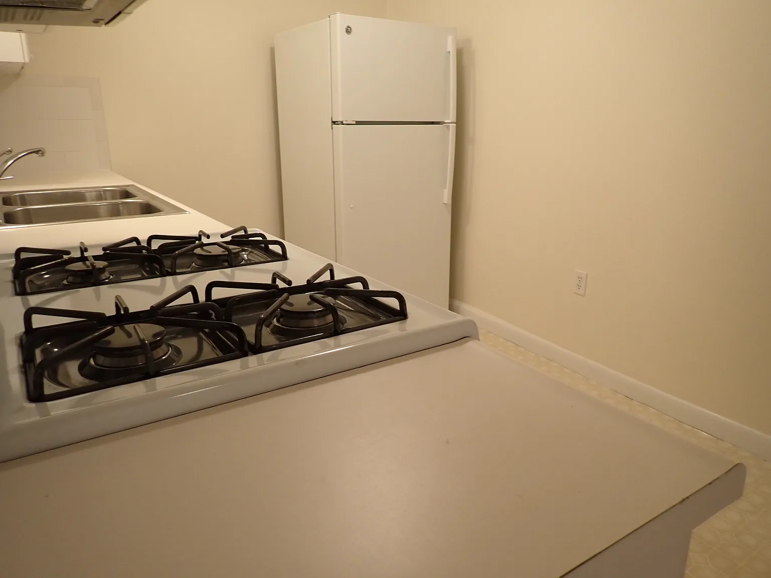 1 bed, 850 sqft, $2,000 — Photo 2