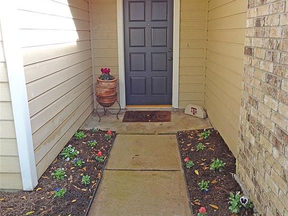2nd image of 1531 Valley Landing Dr