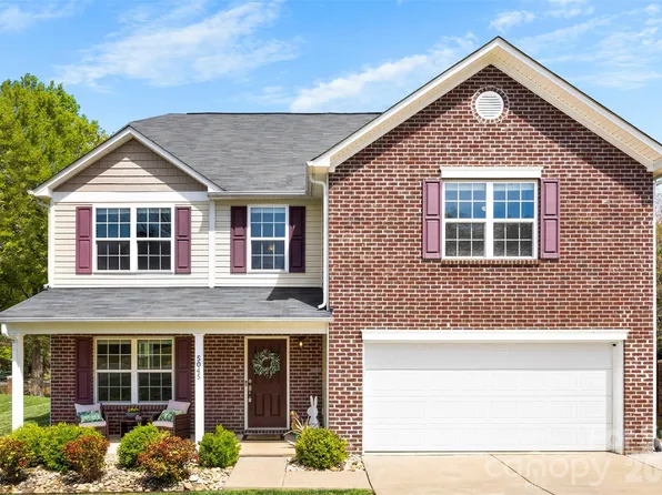 5045 Ashley Place Dr, Bessemer City, NC 28016