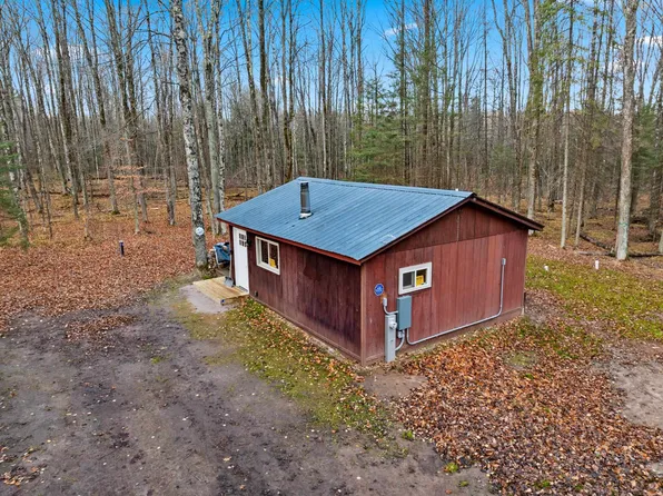 W5065 Bear Paw Rd, Amberg, WI 54102