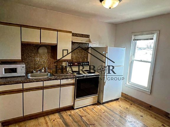 5th image of 24 W Main St #5