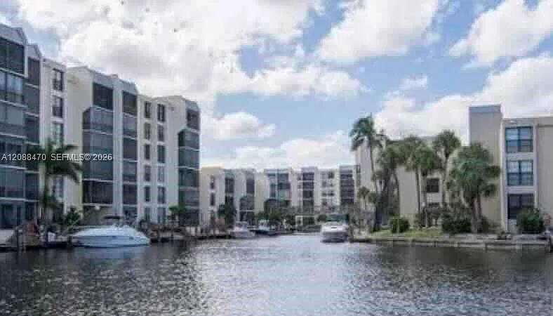 4 Royal Palm Way #308