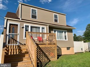 371 Kalmia St, Warminster, PA 18974