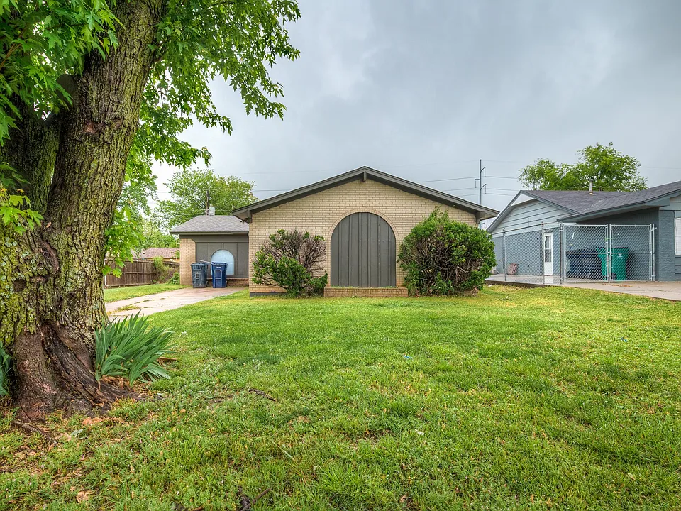 1133 SE 23rd St