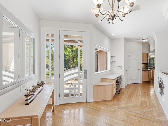 5th image of 507 N SPUR Drive