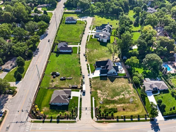 8634 Loveland Estates Ct, Omaha, NE 68124
