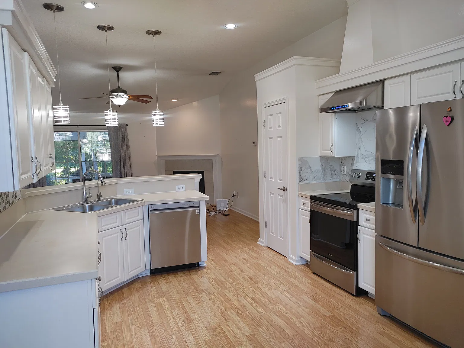 3 bed, 1542 sqft, $2,200 — Photo 3