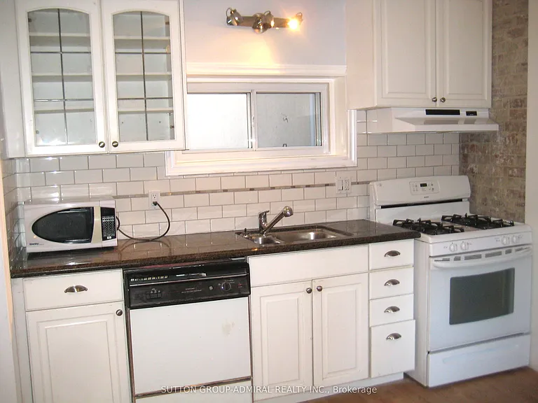 238 Lumsden Ave — Photo 2