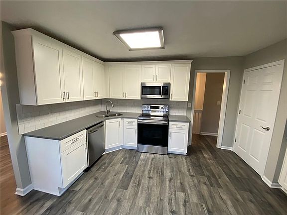 5th image of 4169 Silver Hill Ct