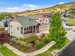 4460 Vista Pointe Dr, Medford, OR 97504