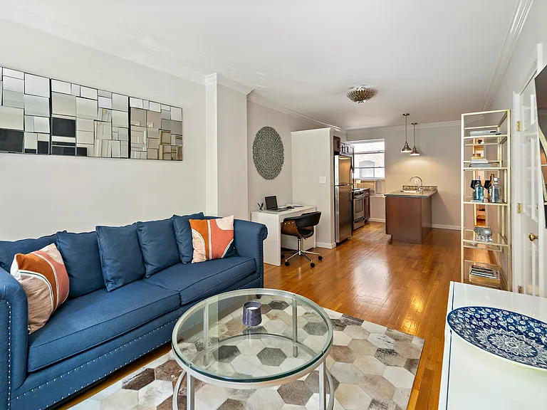 19 Revere St #1 — Photo 2