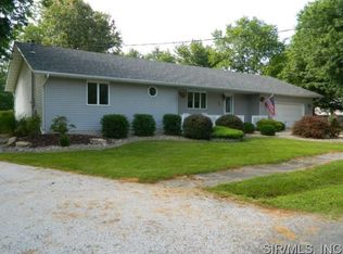 332 Rutledge St, Worden, IL 62097