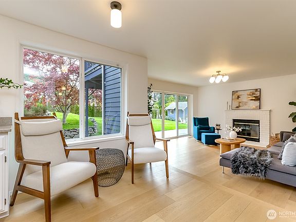 2nd image of 1855 Hillside Drive NE