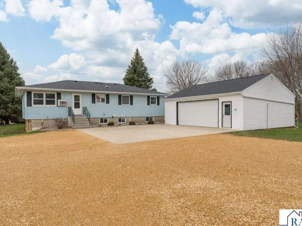 235 390th Ave, Janesville, MN 56048
