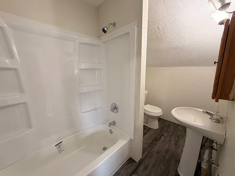 1455 Oak St — Photo 15