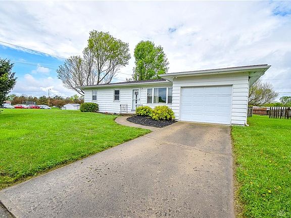 2nd image of 25 Sunset Ln
