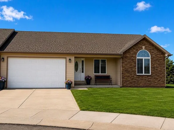 12 Stoney Creek Dr, Scottsbluff, NE 69361