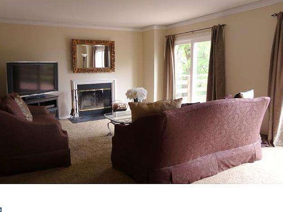 4th image of 3664 Haywood St