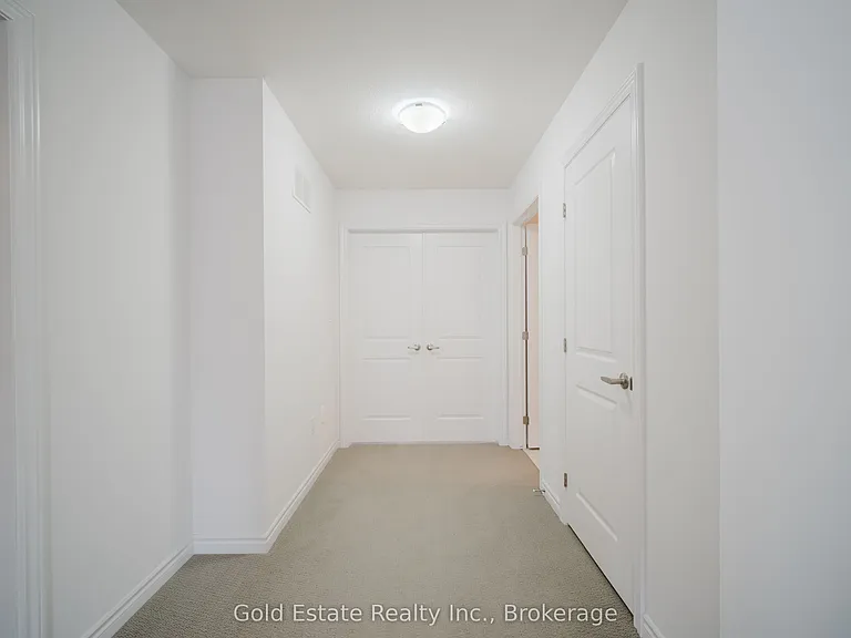 19 McLaren Ave — Photo 24