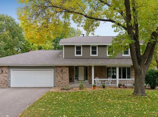 10141 Laurel Dr, Eden Prairie, MN 55347
