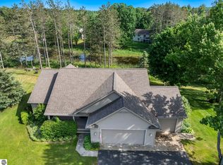 1546 Nightingale Ln, Kingsley, MI 49649
