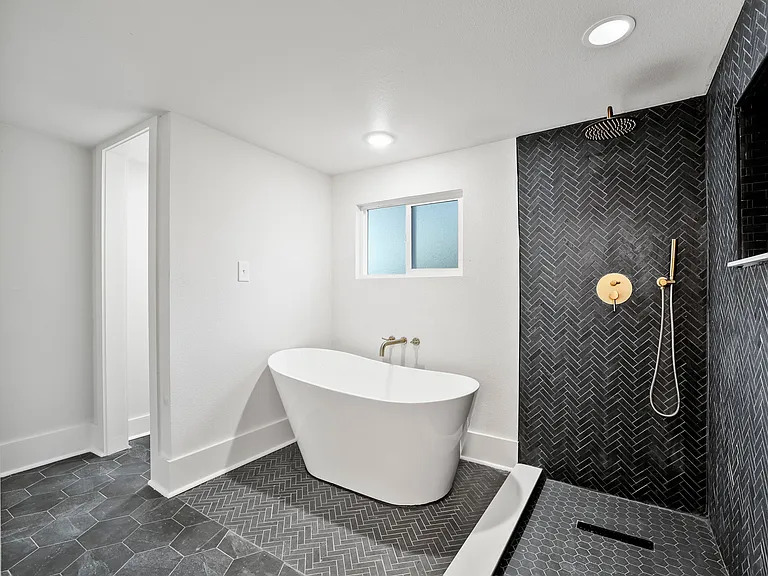 431 E Hull St — Photo 19