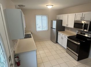 157 Atwater St APT B, Lake Orion, MI 48362