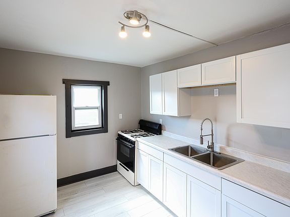 5th image of 822 Huffman Ave #822