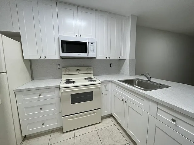 6854 NW 173rd Dr #209 — Photo 2