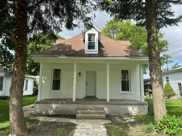 802 N Jackson St, Streator, IL 61364