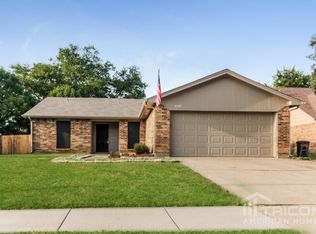 2537 Rialto Way, Grand Prairie, TX 75052