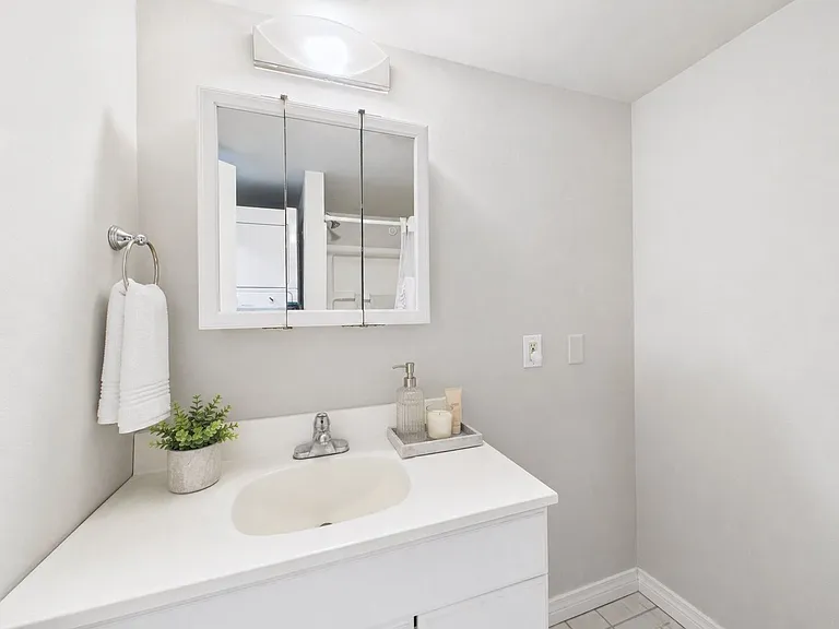 723 South St — Photo 25