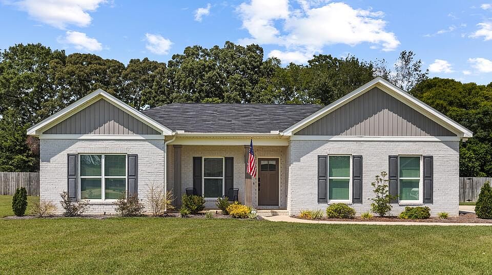 1st image of 190 Magnolia Ln