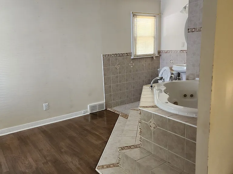 480 Frenchtown Rd — Photo 14
