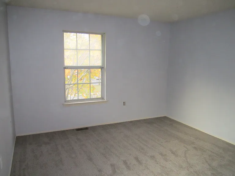 92 Versailles Ct — Photo 24