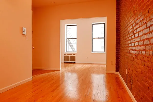 Rented by Peter Ashe | media 2