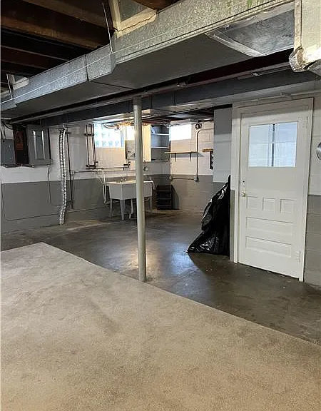 130 W McConnell Ave — Photo 8
