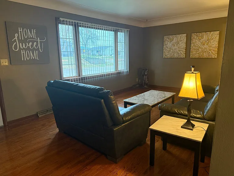 2033 Sharwood Dr NE — Photo 2