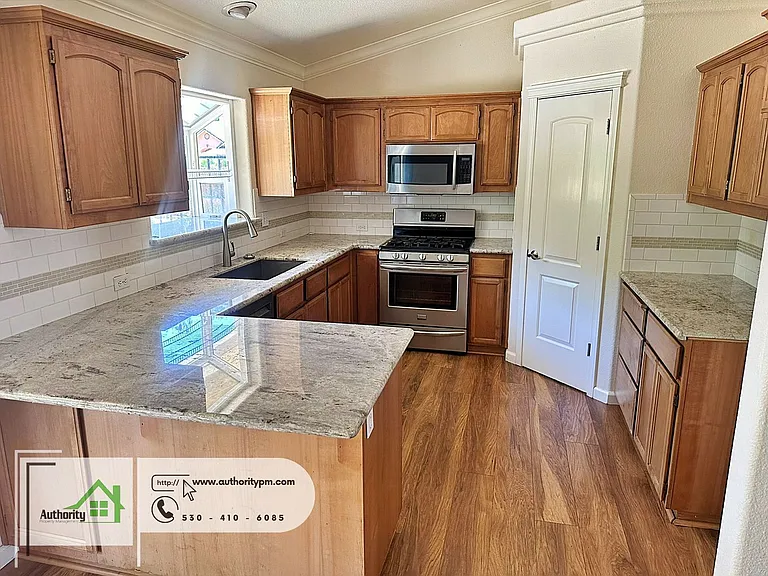 2709 Citrine Ave — Photo 10