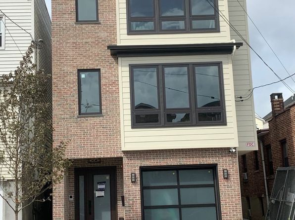 682 N 5th St #2
