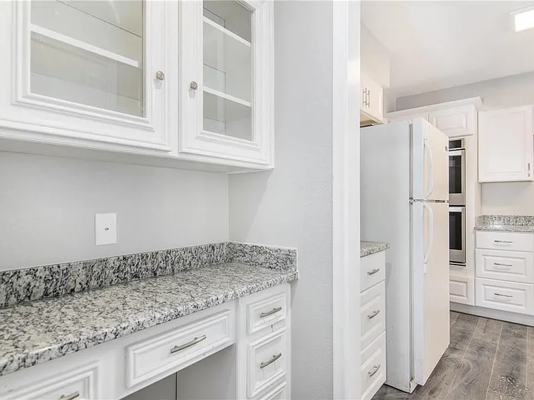 2808 Golfing Green Dr — Photo 7